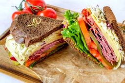 طرز تهیه ساندویچ پاسترامی گرم خانگی