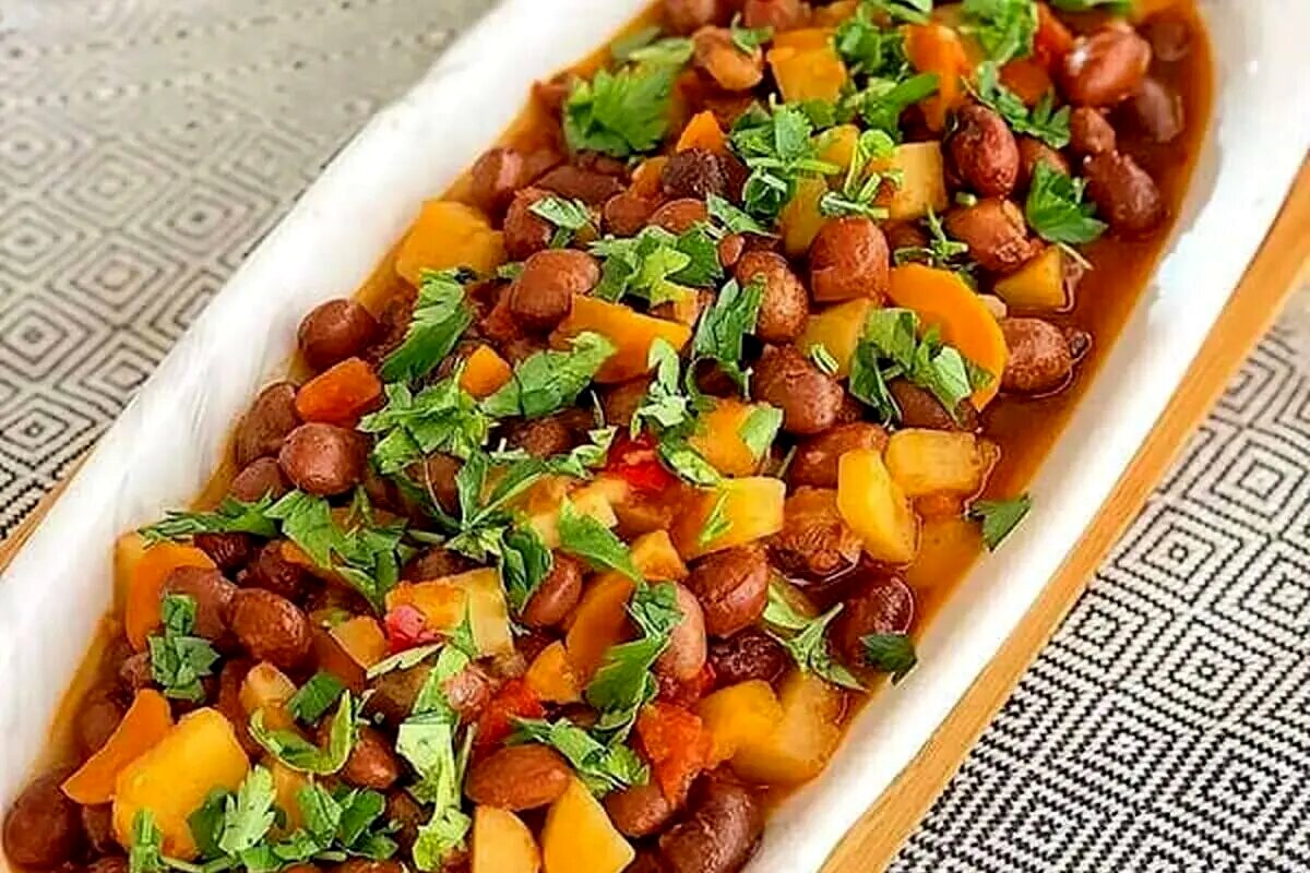 خوراک لوبیا سبز ؛ انتخابی ویژه برای روزهایی که گوشت در دسترس ندارید