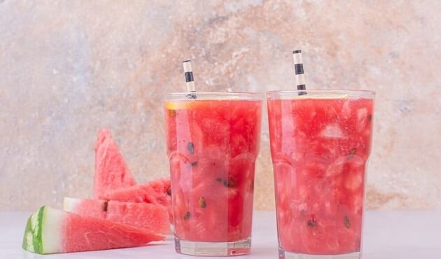 بهترین نوشیدنی طبیعی روزهای داغ؛ کم‌کالری و مناسب برای کاهش وزن