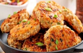 کوکو سیب زمینی با مرغ؛ بهترین گزینه برای یک شام فوری با دستور پخت آسان