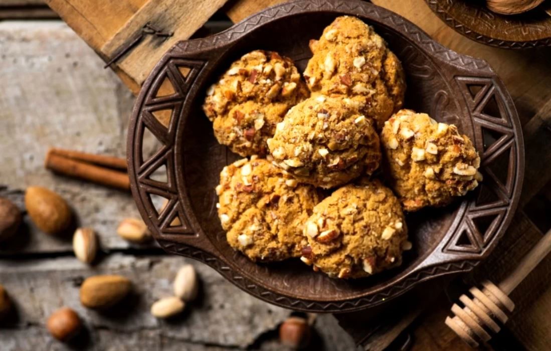 طرز تهیه کوکی آجیلی، یک بمب انرژی که حسابی شارژتون میکنه