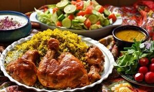 سیب پلو کرمانشاهی با مرغ؛ بهتر است برای پختنش روغن کرمانشاهی را حذف نکنید!