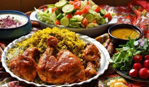 سیب پلو کرمانشاهی با مرغ؛ بهتر است برای پختنش روغن کرمانشاهی را حذف نکنید!