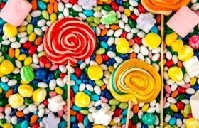 طرز تهیه آبنبات میوه‌ای خانگی برای شب یلدا