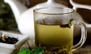 چی بخوریم چربی خون پایین بیاید؟ ؛ فواید دمنوش چای سبز برای کاهش چربی خون