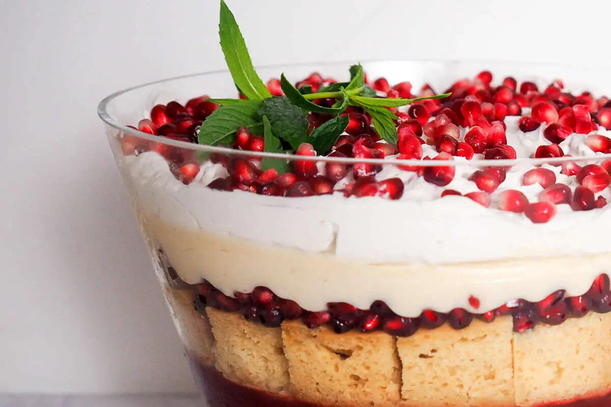 طرز تهیه ترایفل انار؛ دسر شیک و مجلسی برای شب یلدا