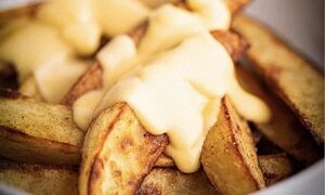 طرز تهیه سیب زمینی تنوری در ۱۰ دقیقه؛ فست فودی خوشمزه و رستورانی