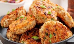 طرز تهیه کوکو سیب زمینی با مرغ؛ شام خوشمزه و آسان!