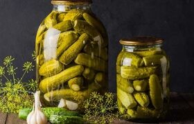با خنک شدن هوا وقت درست کردن خیارشور خانگی آنهم بدون کپک است