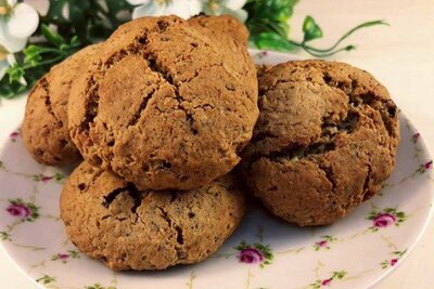 دستور پخت کلوچه با شیره انگور؛ رژیمی و مقوی