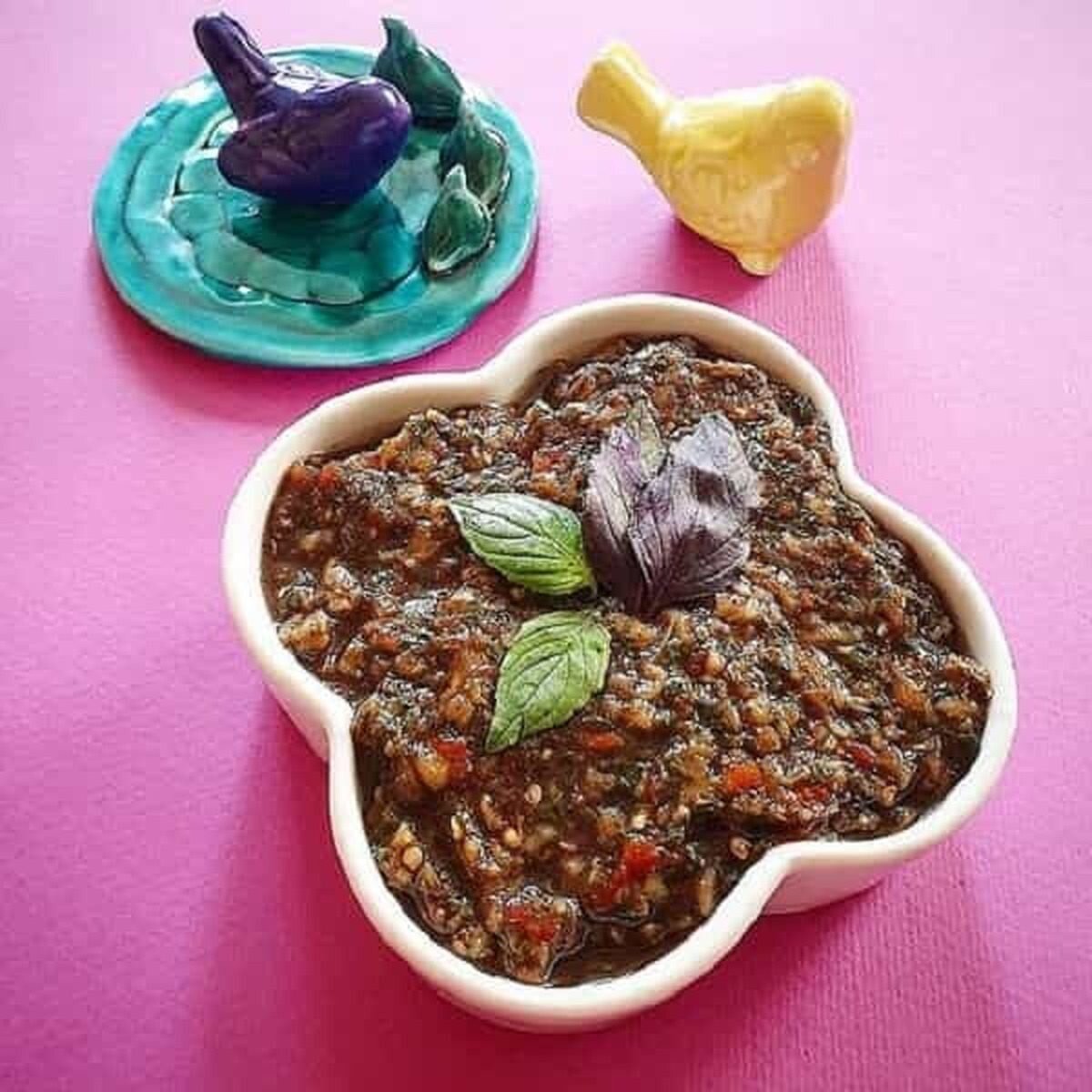 ترشی بادمجان کبابی با رب انار؛ بهترین ترشی‌ای که تابه‌حال خورده‌اید