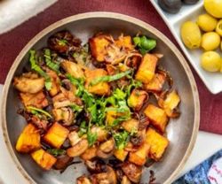 طرز تهیه سالاد گرم مرغ و قارچ؛ یک نهار سریع و خوشمزه