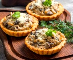 طرز تهیه تارت قارچ و پنیر؛ فینگر فودی راحت و سریع