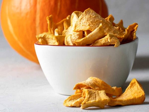 روش‌های تهیه چیپس کدو حلوایی با ابزار مختلف