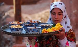 ۵ غذای ایرانی که خارجی‌ها عاشقش هستند؛ از کباب تا ته‌چین با دستور پخت