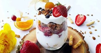 طرز تهیه پارفیت میوه‌ای؛ دسر آسان و خوشمزه فرانسوی