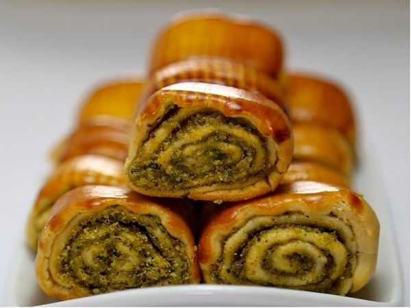 دستور پخت شیرینی نازک پسته به روش قنادیهای قزوین