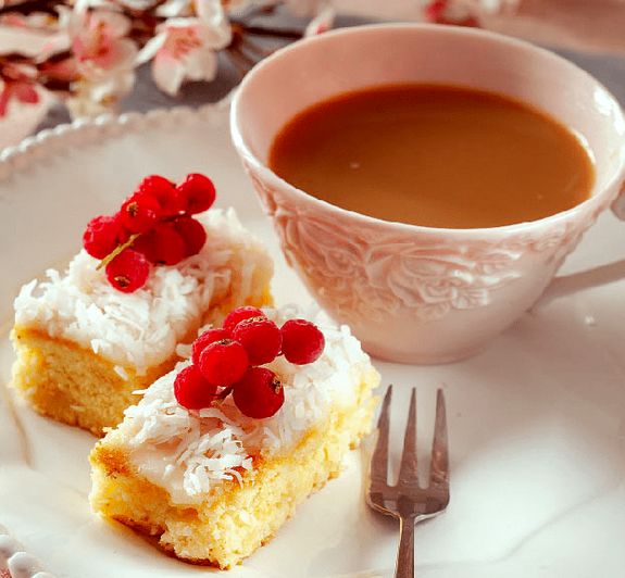 اسلایس نارگیل و‌آناناس؛ انتخابی عالی برای دورهمی