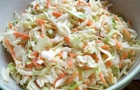 طرز تهیه سالاد کلم سفید و هویج به سبک مجلسی