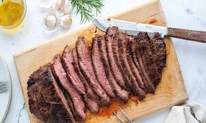 مزه دار کردن گوشت استیک اصلا کار سختی نیست، چند ترفند ساده دارد