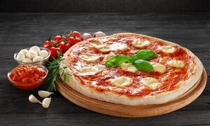 پیتزا مارگاریتا به روش ایتالیایی و رستورانی