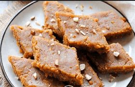 طرز تهیه شیرینی حلوایی با شیره انگور مخصوص سفره افطار