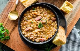 طرز تهیه سوپ لوبیا چشم بلبلی (لوبیا ریزه) ساده و خوشمزه