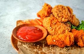 طرز تهیه مرغ سوخاری خانگی با فرمول ویژه+ راز پفکی شدن سوخاری