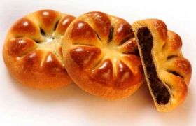 (ویدیو) خوشمزه ترین نان خرمایی با ساده ترین مواد!