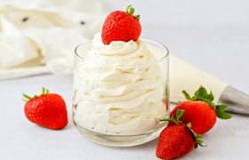 طرز تهیه خامه کیک با خامه صبحانه
