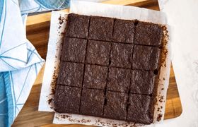 طرز تهیه براونی رژیمی سیب