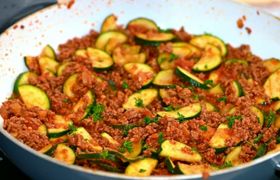 طرز تهیه خوراک کدو با گوشت چرخ کرده