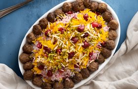 طرز تهیه آلبالو پلو با مربای آلبالو؛ یک غذای مجلسی و خوش‌رنگ
