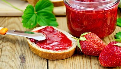 طرز تهیه مربای توت‌فرنگی کم شکر و خوش رنگ
