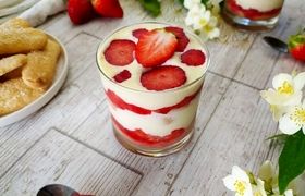 صبحانه‌ای سالم، سریع و بدون پخت، یک کاسه سرشار از پروتئین