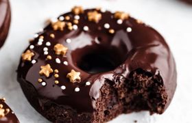 طرز تهیه دونات شکلاتی با فر و بدون فر