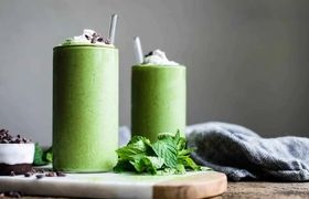 طرز تهیه اسموتی نعناع؛ نوشیدنی مخصوص روزهای گرم