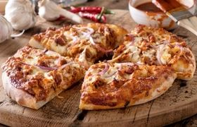 طرز تهیه پیتزا سیر و مرغ، یک تجربه لذیذ در آشپزخانه