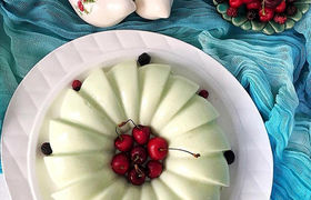 طرز تهیه دسر طالبی با خامه و ژلاتین