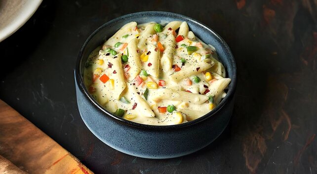 طرز تهیه پاستا با سس سفید؛ یک وعده خوش‌طعم