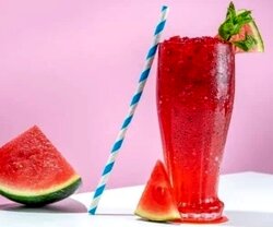 طرز تهیه موهیتو هندوانه هم با سودا و هم بدون آب گاز دار
