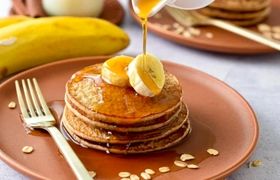 طرز تهیه پنکیک موز و جو دوسر، صبحانه ای سالم و خوشمزه