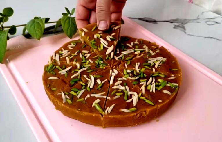 (ویدیو) طرز تهیه حلوا قالبی بدون آرد و بدون شکر