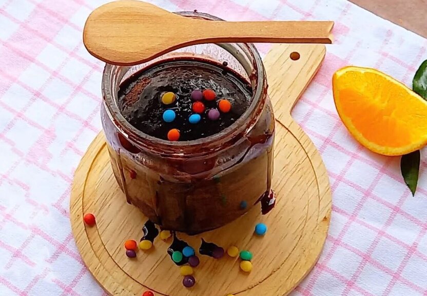 (ویدیو) طرز تهیه کیک شیشه ای؛ کیک خیس شکلاتی