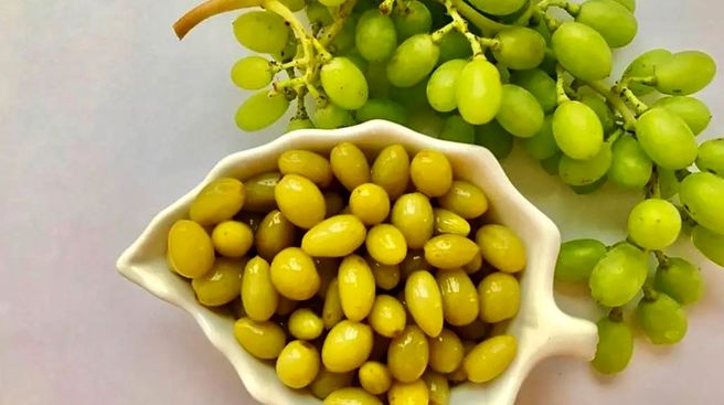 طرز تهیه غوره شور خانگی خوشطعم