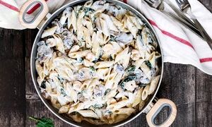 اگر میگو و اسفناج در خانه دارید، این غذا را درست کنید
