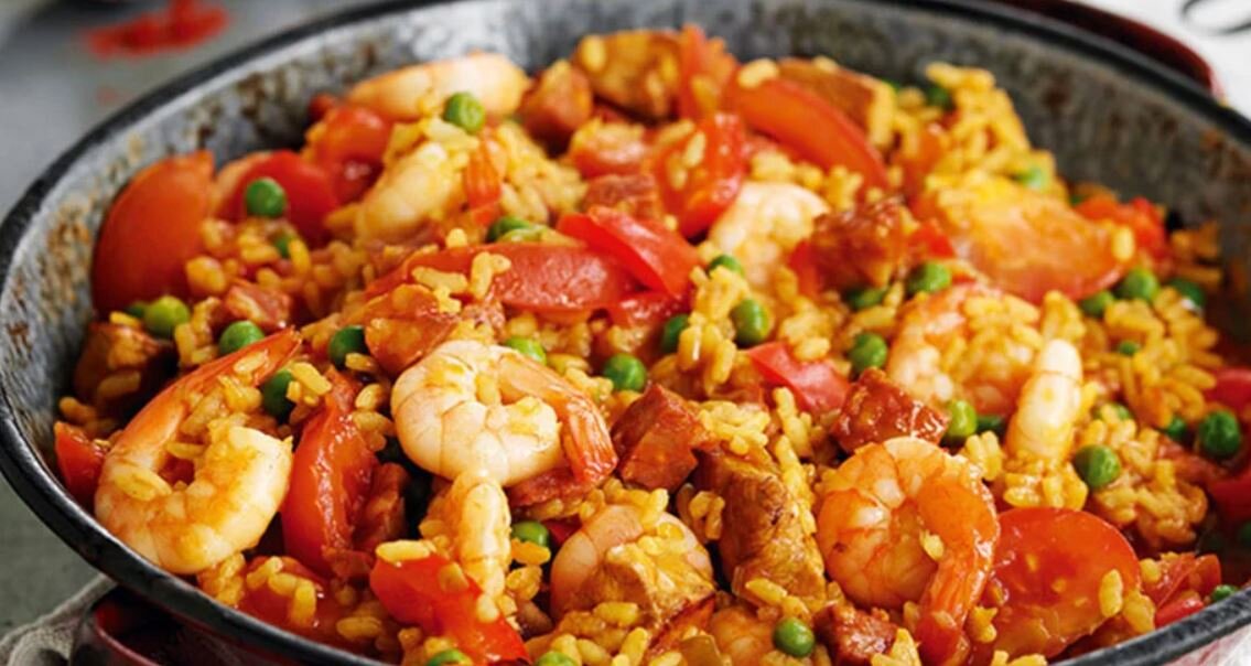 طرز تهیه پایلا؛ یک غذای جدید با میگو