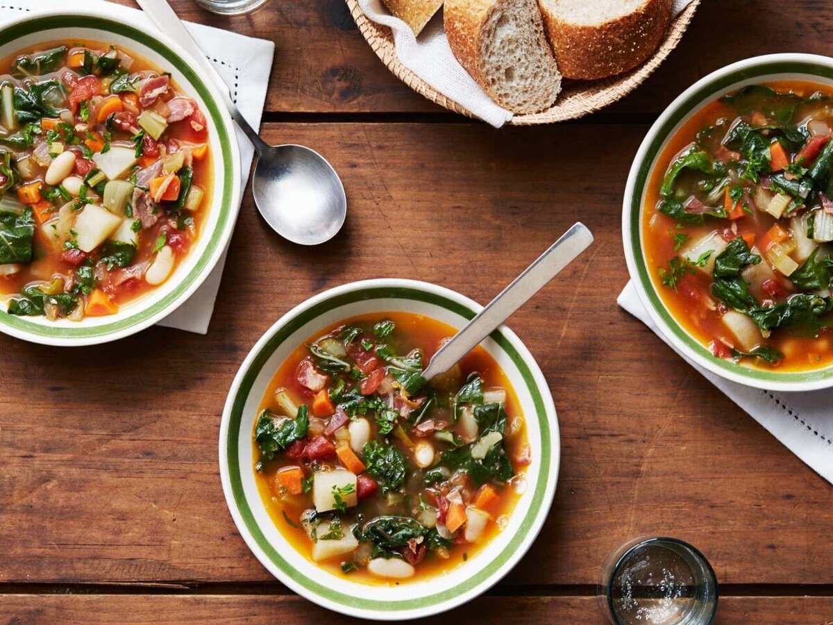 مینسترونه: یک سوپ پاییزی پرخاصیت