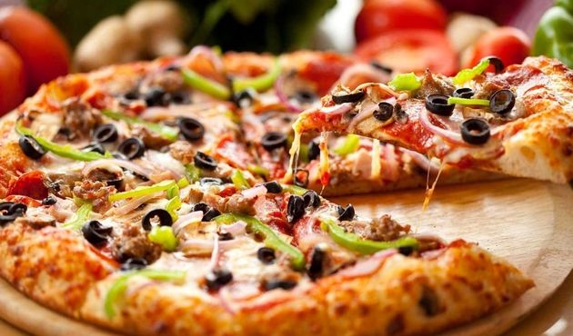 دستور پخت پیتزای مخلوط با خمیر خانگی
