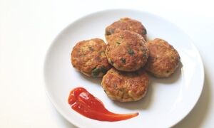 طرز تهیه کوکوی مرغ؛ طعم جدید و غذایی سریع